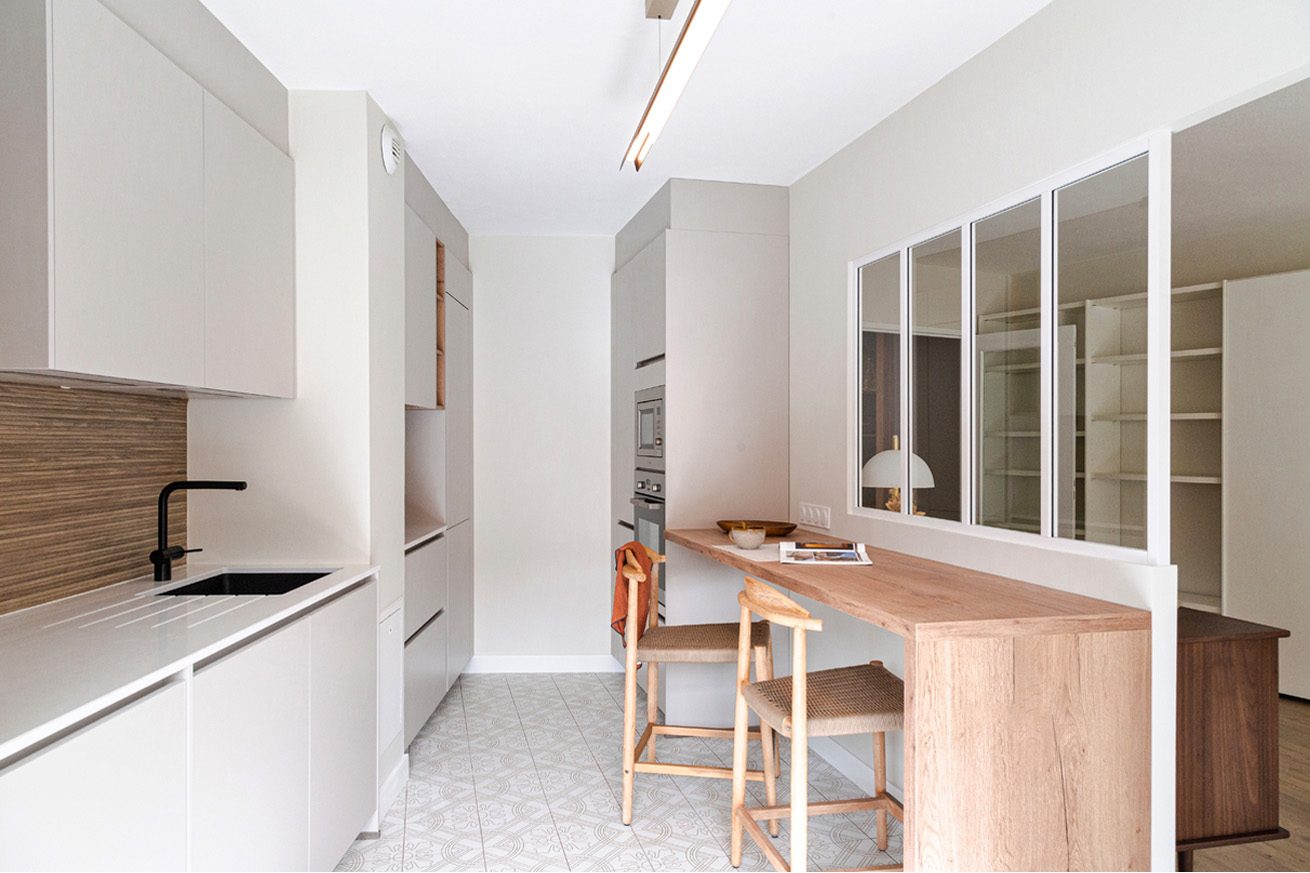 Rénovation complète d'un appartement à Bordeaux, quartier Saint Seurin - cuisine ouverte sur pièce de vie