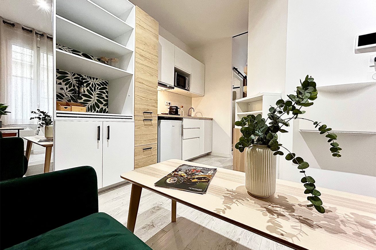 Restructuration et division d'un immeuble en 3 studios pour location étudiante - agencements sur-mesure intelligents